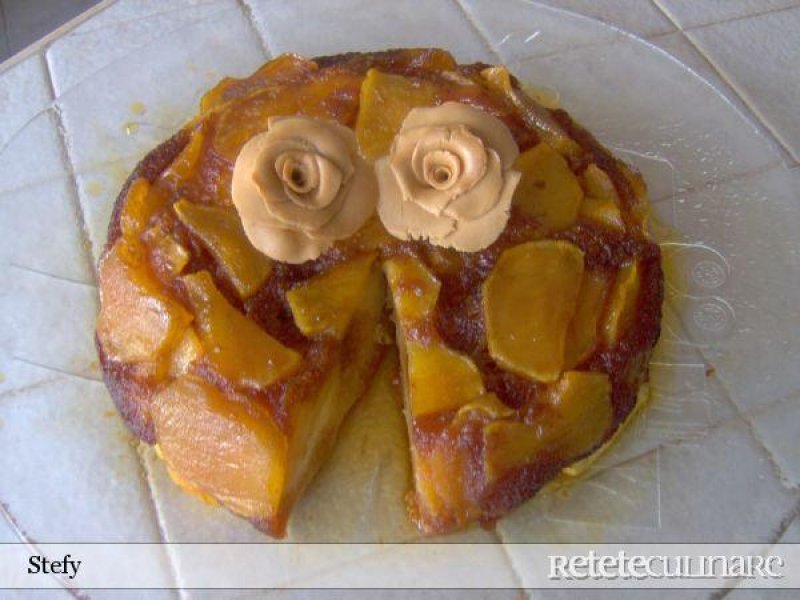 Tort Caramelizat cu Mere si Ananas | Dulciuri | Reteteculinare.RO