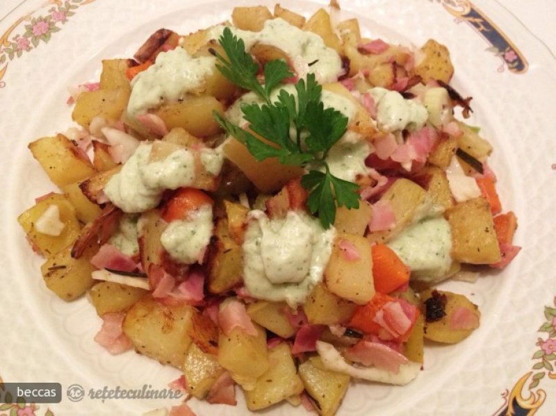 Salata de Cartofi cu Bacon si Sos Gorgonzola | Salate | Reteteculinare.RO
