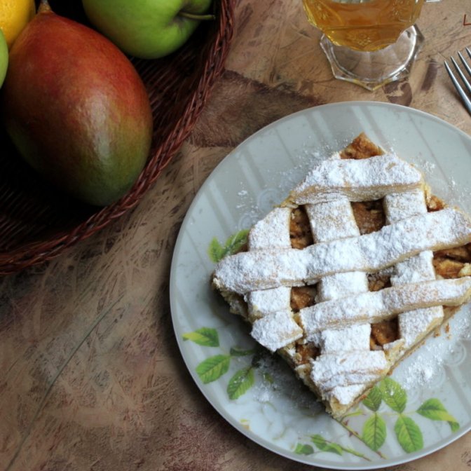 Tarta cu aluat fraged si umplutura de mere. Cel mai fraged si gustos aluat.