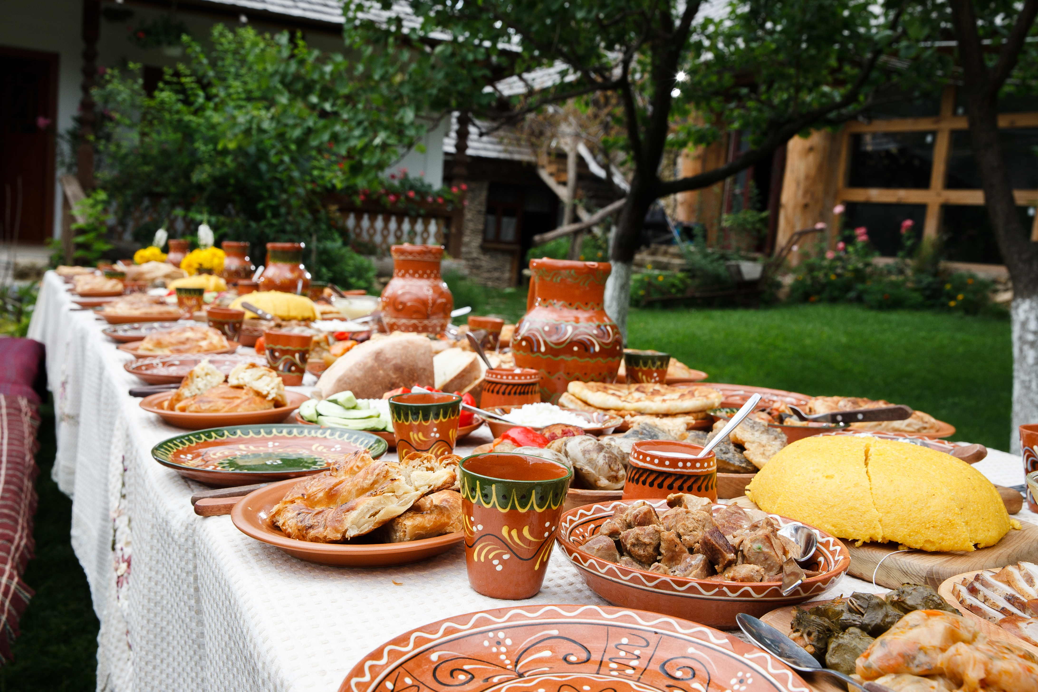 Rusaliile si Mosii de vara: traditii si preparate culinare | Diverse |  Reteteculinare.RO