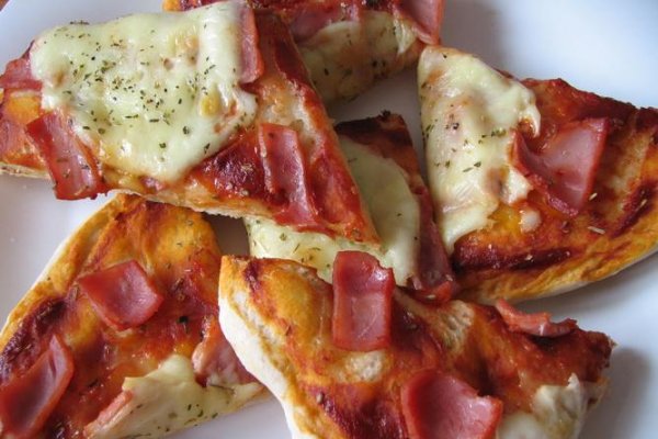 Pizza Hawai si Pizza Romana