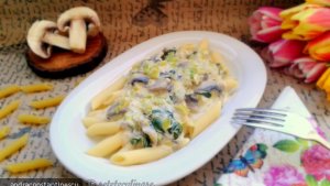 Penne rigate cu praz, ciuperci si spanac