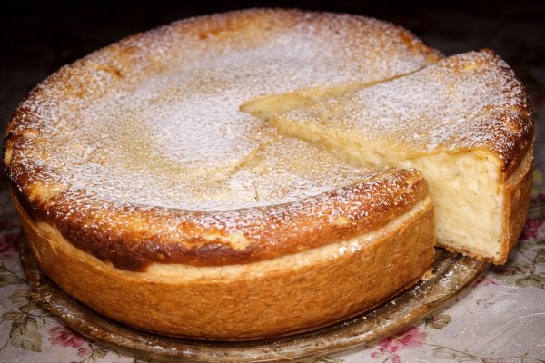 Tarta cu crema de branza si aluat fraged