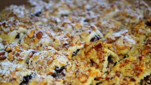 Fursecuri cu umplutura de fructe uscate si nuca