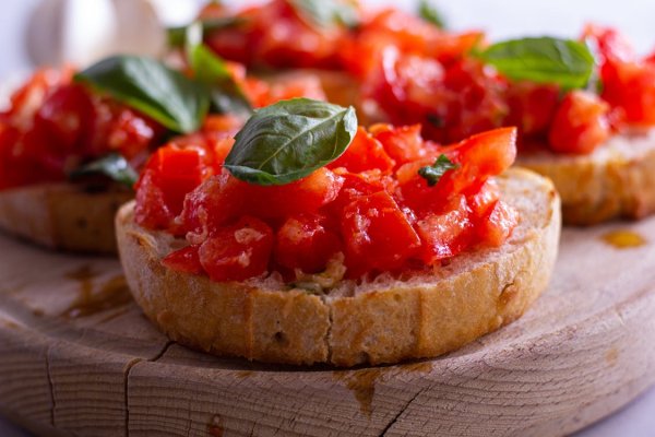 Bruschete cu rosii - o gustare delicioasa si proaspata