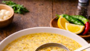 Ciorba de burta traditionala romaneasca - cremoasa si usor acrisoara