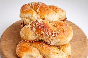 Mucenici de post pufoși și aromați – rețetă simplă pas cu pas