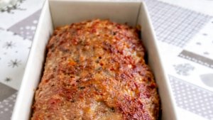 Ruladă de carne tocată la cuptor – rețetă gustoasă de aperitiv