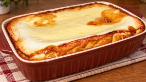 Reteta de Prajitura cu mere caramelizate si branza de vaci